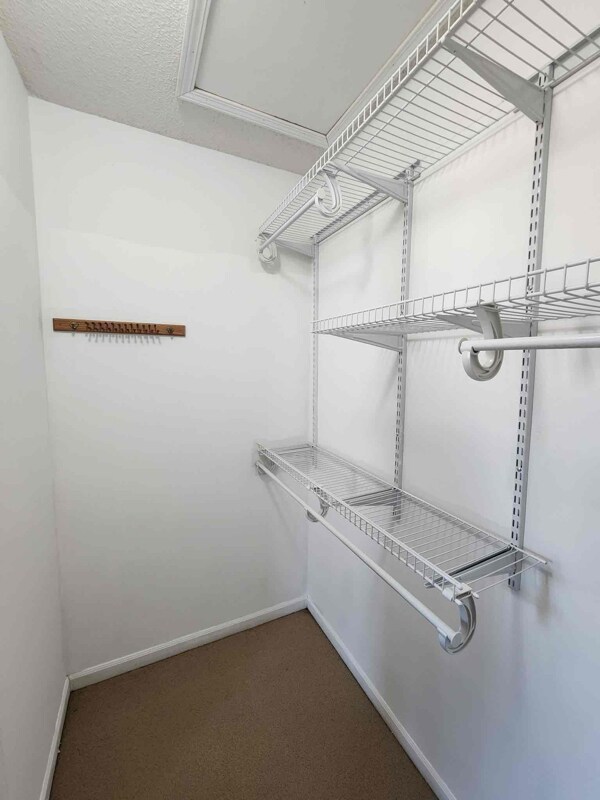 Building Photo - 1142 E Frontier Dr