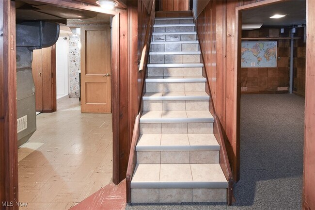 Building Photo - 21775 Hillsdale Ave