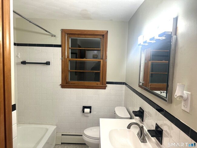 Building Photo - 138 Carroll St