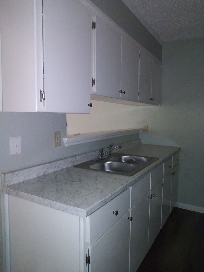 Building Photo - 518 Cypress St