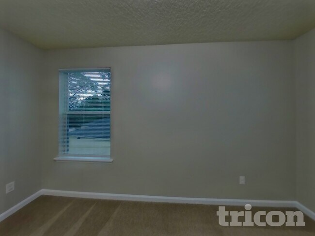 Building Photo - 11982 Alexandra Dr