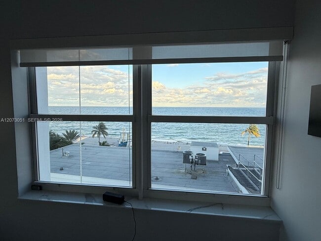 Building Photo - 3111 N Ocean Dr