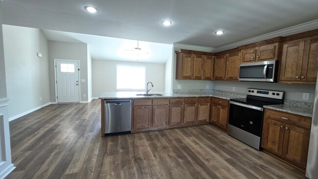 Building Photo - 588 Brushwood Dr