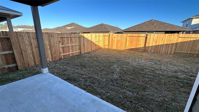Building Photo - 9832 Grosbeak Ln