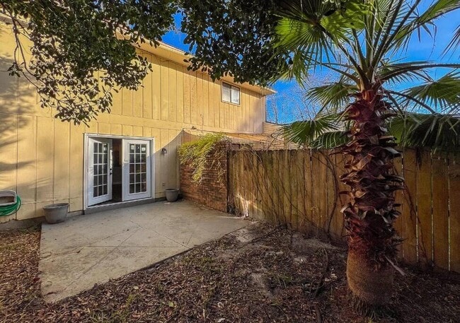 Building Photo - 16 Cape Dr NW