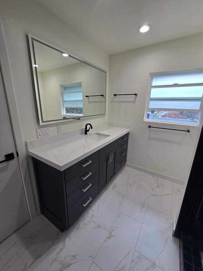 Building Photo - 14164 Bahama Cove