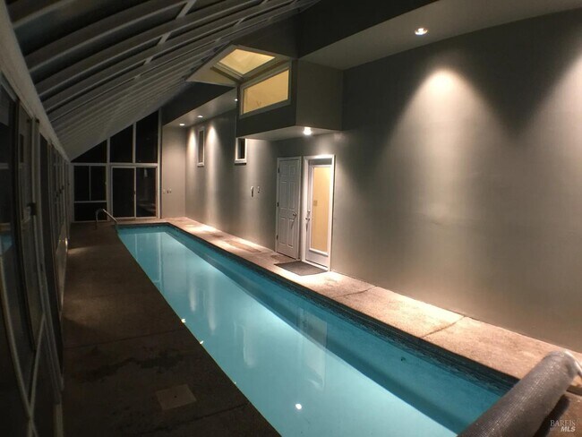 Building Photo - 67 Via Los Altos