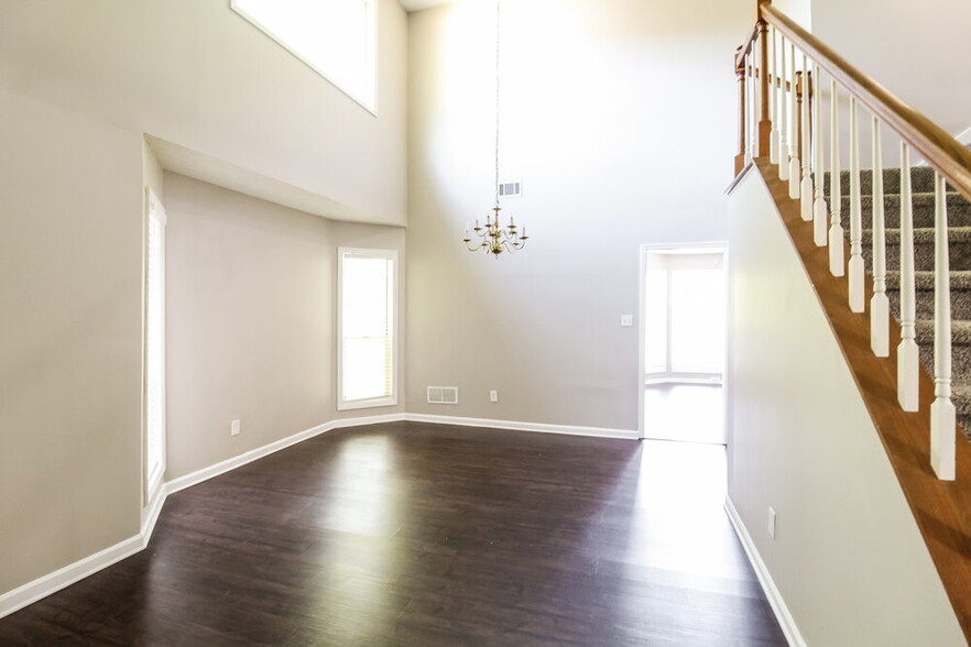 Building Photo - 671 Woodstone Rd