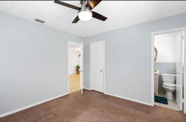 Building Photo - 549 Fairwind Dr