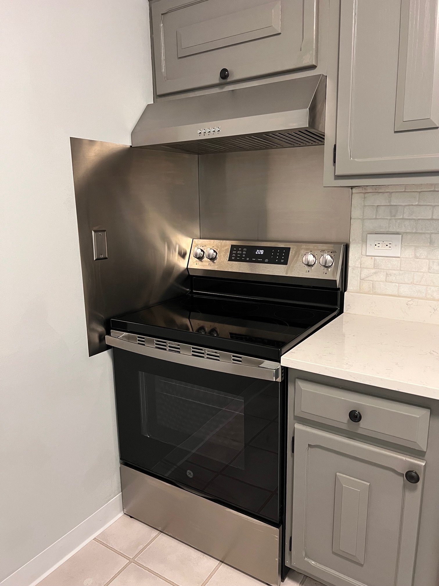 Building Photo - 707 Falcon Dr