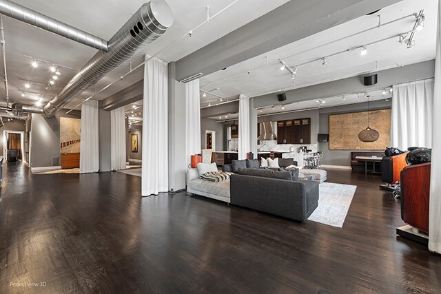 Building Photo - 412 S Wells St
