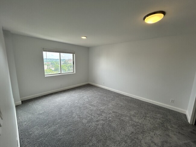 Building Photo - 5340 Holmes Run Pkwy