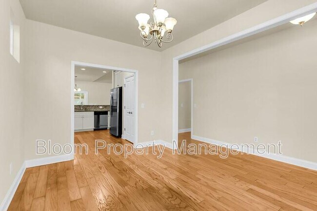 Building Photo - 2649 Lohr Dr