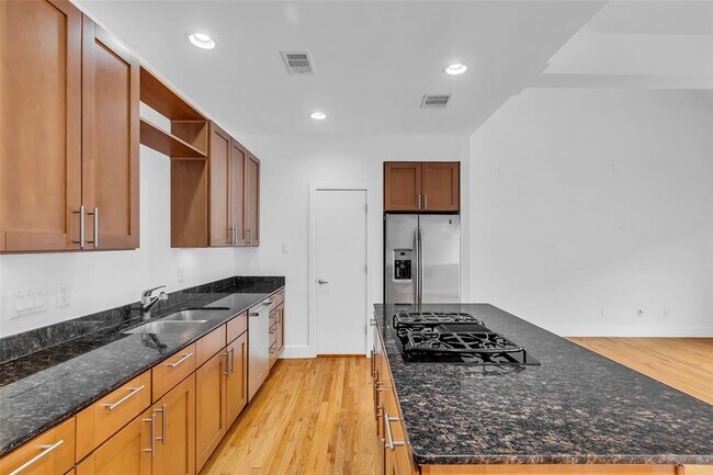 Building Photo - 4509B Eigel St