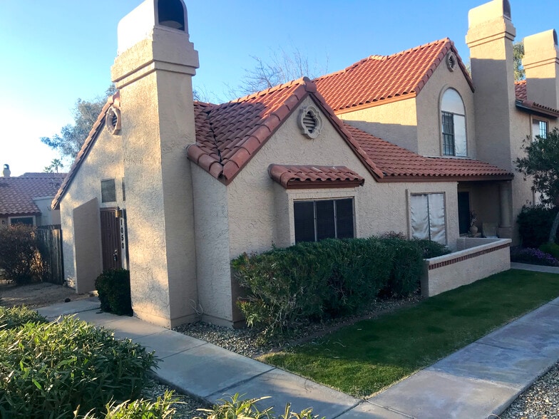 Primary Photo - 4901 E Kelton Ln