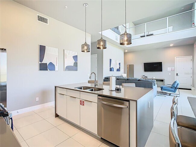 Building Photo - 7740 Sandy Ridge Dr