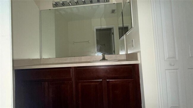 Building Photo - 979 Hacienda Cir