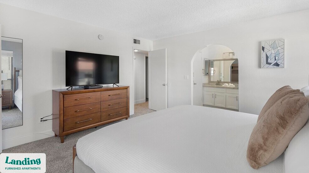 Building Photo - 5272 Tamarus St