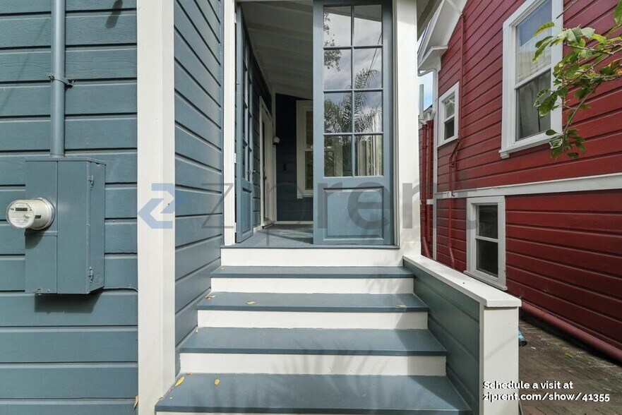 Building Photo - 2029 9th Ave