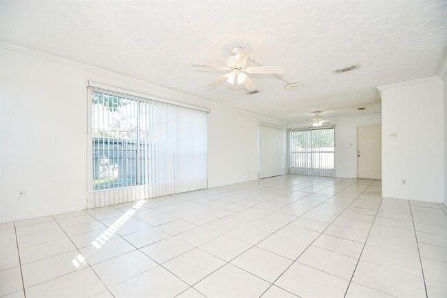 Building Photo - 12311 Grove Meadow Dr