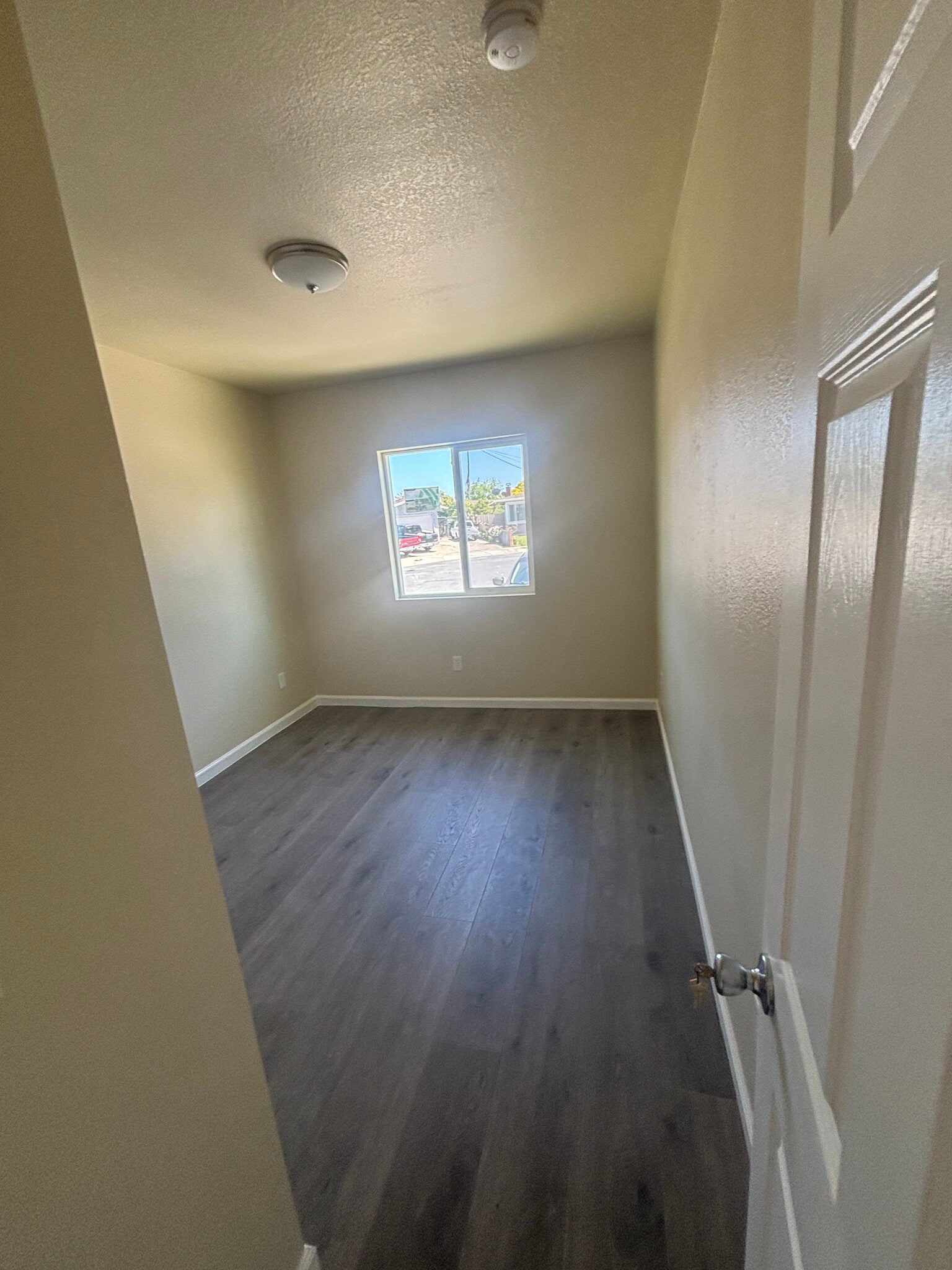 3 bedroom - 1243 Hawaii Pl