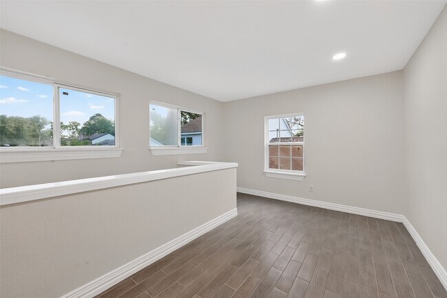 Building Photo - 2734 Triway Ln