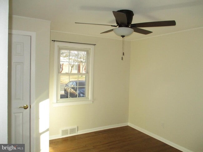 Building Photo - 121 Hoover Ave