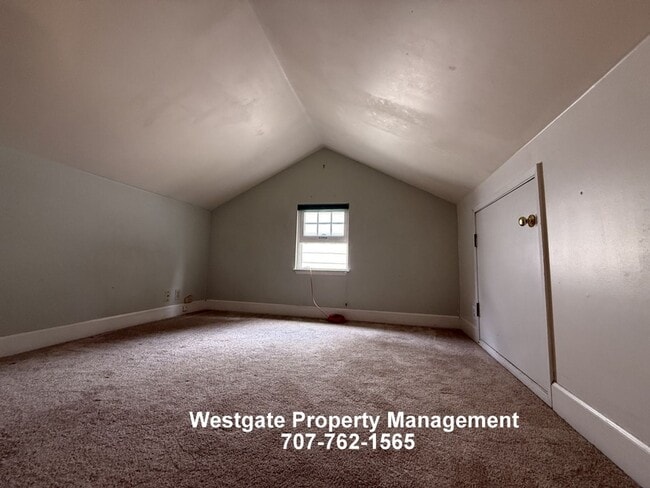 Building Photo - 515 4th St