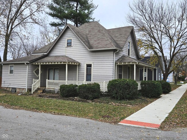 Building Photo - 408 S Main St