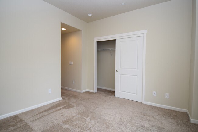 Building Photo - 15154 NW Fig Ln