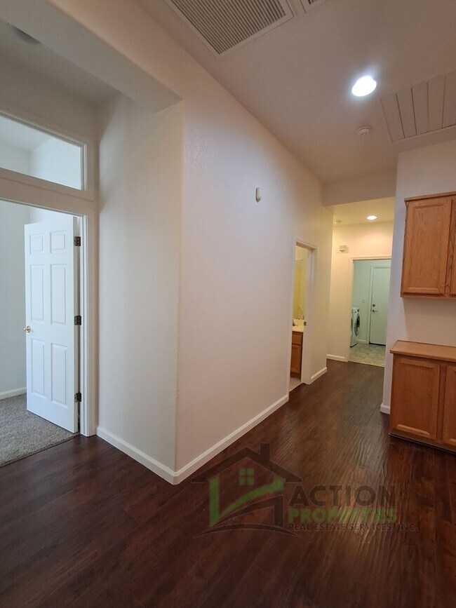 Building Photo - 7197 Marblethorpe Dr