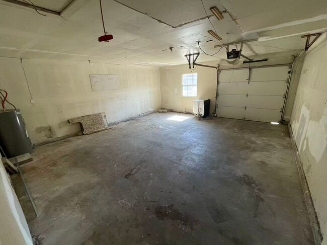 Building Photo - 3 Bedroom House in Garland