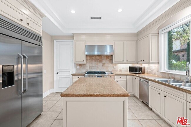 Building Photo - 11221 Briarcliff Ln