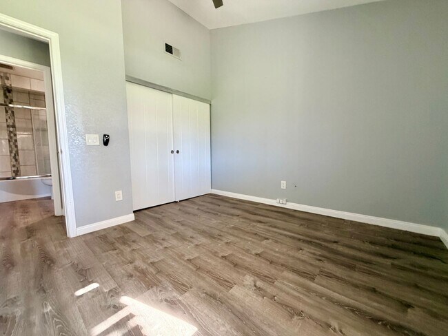 Building Photo - AVAILABLE NOW! BEAUTIFUL 2-Bedroom 2 -bathroom Condo in La Quinta Palms!