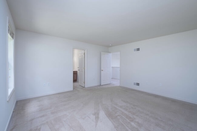 Building Photo - 218 Daltrey Ct