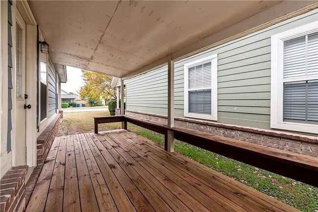 Building Photo - 3912 SW Ridgepointe Ave