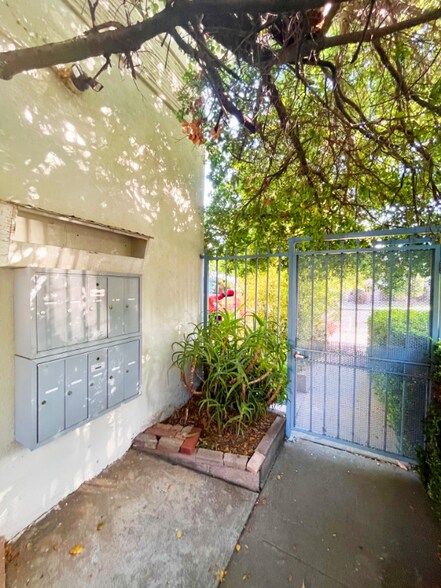 Building Photo - 1521 12th St