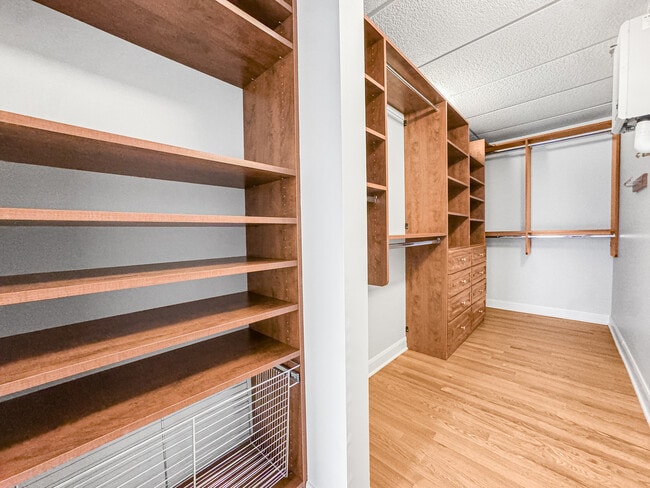 Building Photo - 415 E North Water St