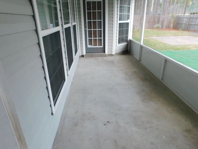 Building Photo - 3 bedroom in Crestwood S/D
