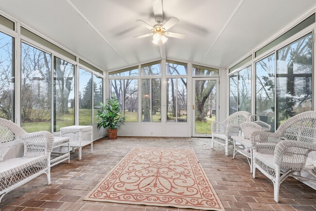 Building Photo - 6382 Houghten Dr