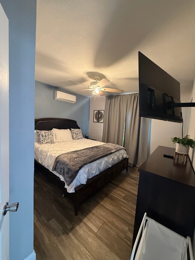 Building Photo - 1108 Orange Ave