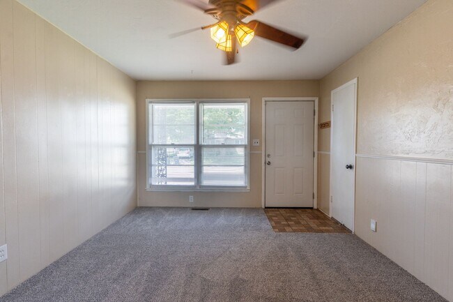 Building Photo - RENT TO OWN – DEL CITY, OK