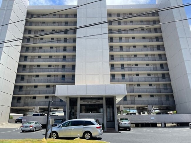 Building Photo - Studio w/ parking -Close to UH! Views of Diamond Head- Electricity Included