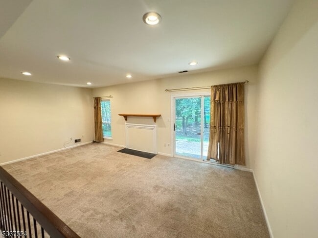 Building Photo - 3606 Cricket Cir