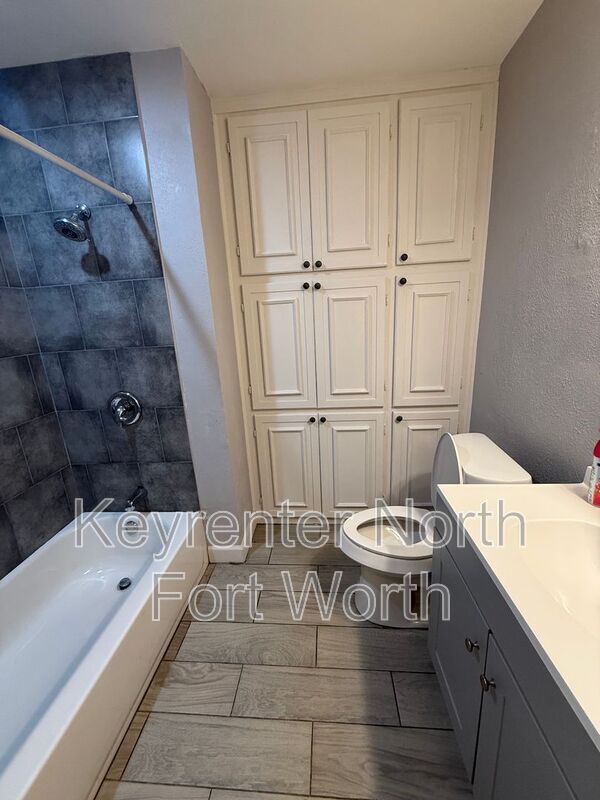 Building Photo - 3770 Wayside Ave