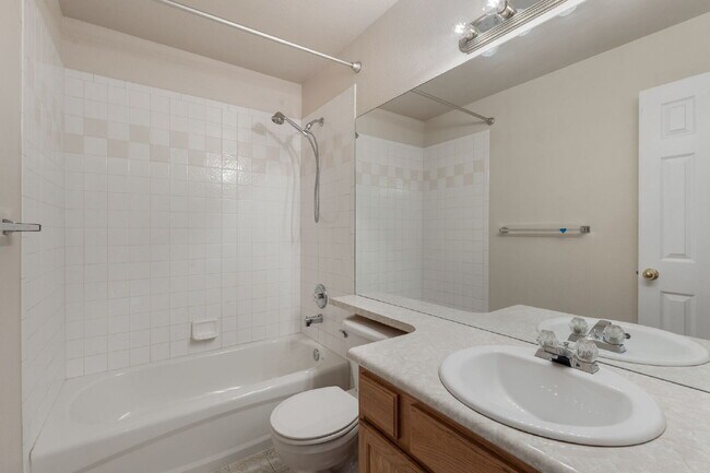 Building Photo - Spacious 4BR Home in Pine Creek – Academy D20