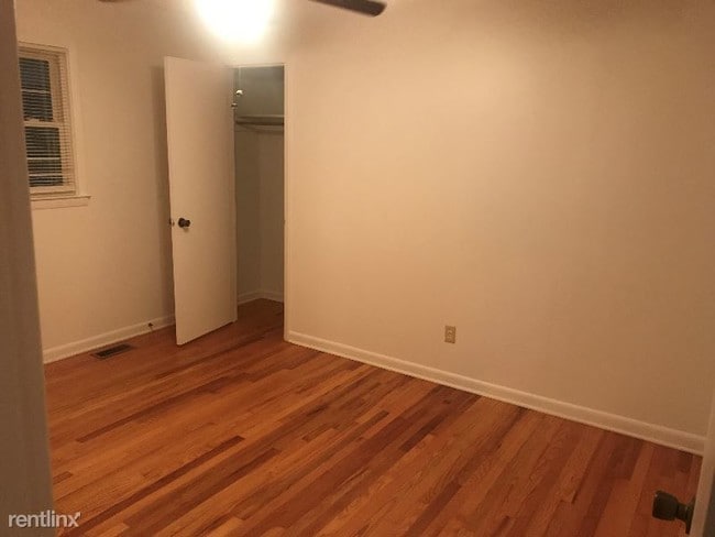Building Photo - 2 br, 1 bath Apartment - 1433 Trinity Rd