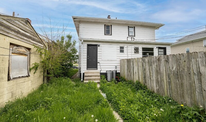 Building Photo - 450 N Kealing Ave