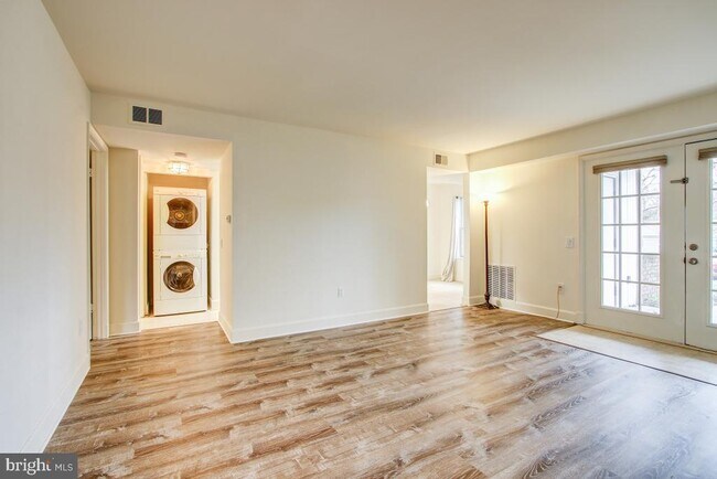 Building Photo - 20212 Shipley Terrace