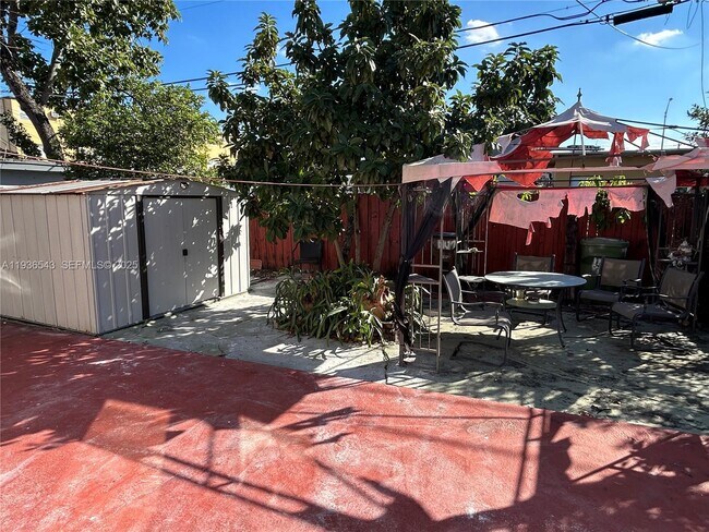 Building Photo - 442 E 29th St